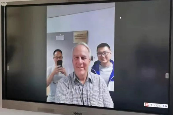 �����´�ף��