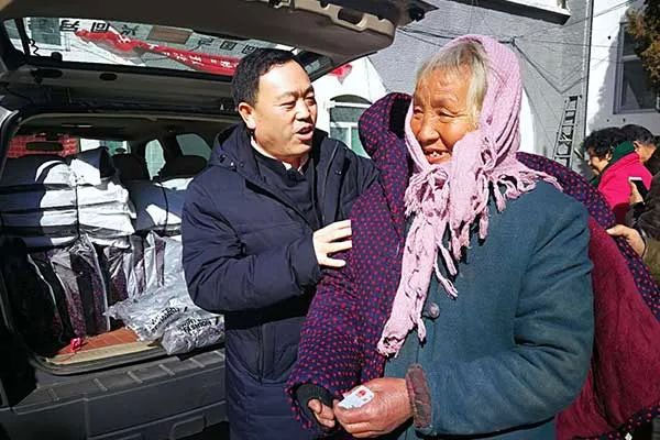 恒峰g22“敬老日”为老人送温暖 恒峰g22“敬老日”为老人送温暖