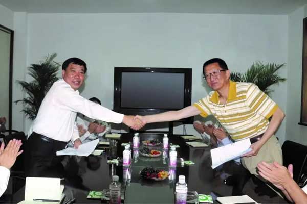 ���g22������AG Research Co.,LTD��˾ǩ��֬����ҩ�￪��������̸