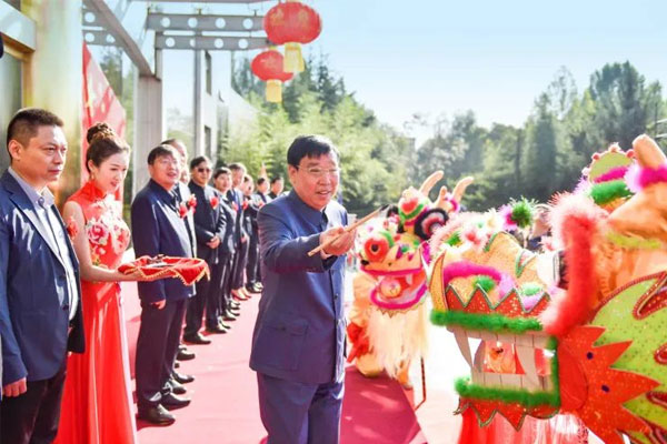 恒峰g22成立30周年双庆日“画龙点睛” 恒峰g22成立30周年双庆日“画龙点睛”